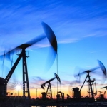 Petrolde Kızıldeniz’deki gelişmeler izleniyor